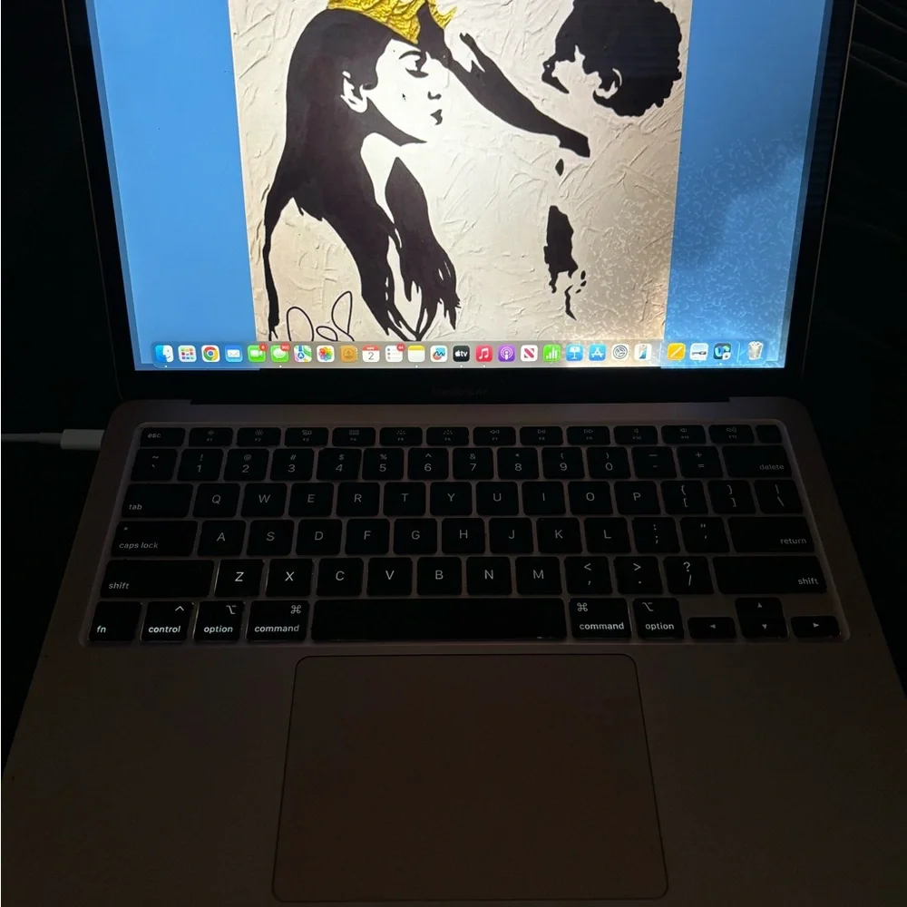 Apple MacBook Air 13” – Gold – Working / Factory Reset (Occasional Screen Issue)